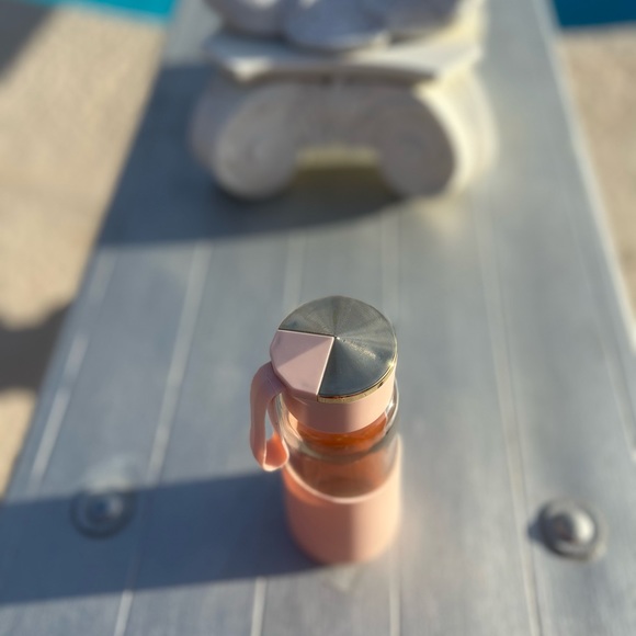 14oz Glass Water Bottle with Twist Top & Handle and Silicone Sleeve - Picture 6 of 13